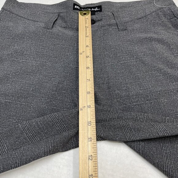 Travis Mathew Grommet Short Mens 30 9" Grey Pinstripe Performance Athletic Golf - Picture 6 of 11